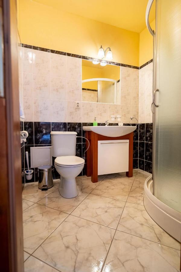 Penzion Cosmopolitan I. Banska Stiavnica Luaran gambar