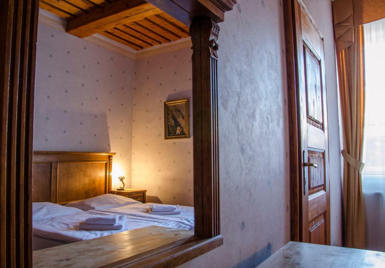 Penzion Cosmopolitan I. Banska Stiavnica Luaran gambar