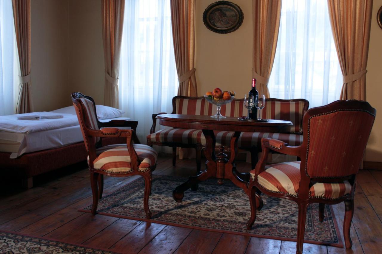 Penzion Cosmopolitan I. Banska Stiavnica Luaran gambar